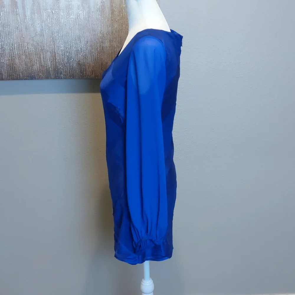 Guess by Marciano blue v-neck dress with sheer sleeves. - Picture 2 of 6
